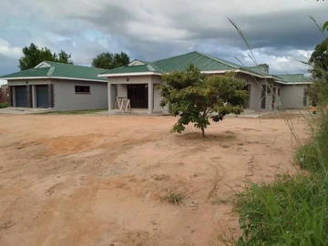 Very modern and recently constructed house to rent in the upmarket Ruwa country club gated community