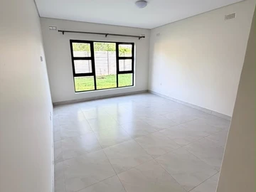 2 Bedroom Flat & Apartment