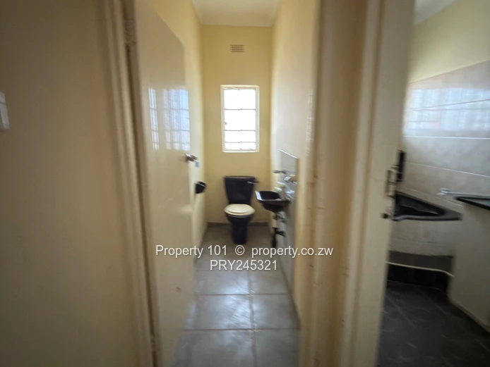 Price on application-Rental 5 bedrooms house in Borrowdale west