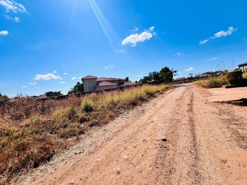 Grand Gletwyn Gem – Expansive 3700sqm Stand