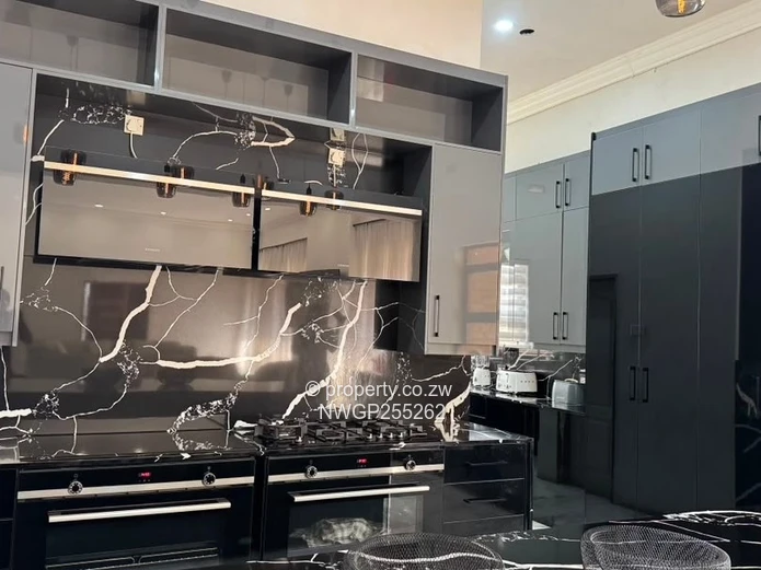 Matsheumhlope Luxury Residence — Property Listing