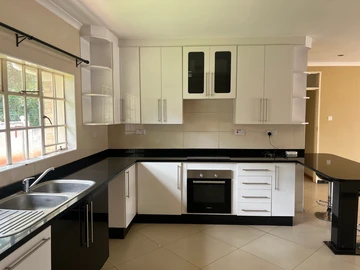 3 Bedroom Flat & Apartment