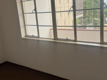 2 Bedroom Flat & Apartment