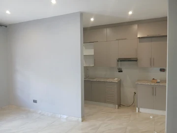 2 Bedroom Flat & Apartment