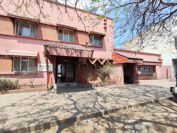 Hotel & Lodge