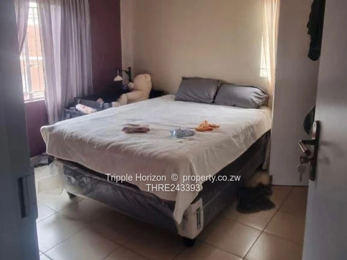 Mufakose 2-Bed Flat — Modern Fitted Kitchen & Parking