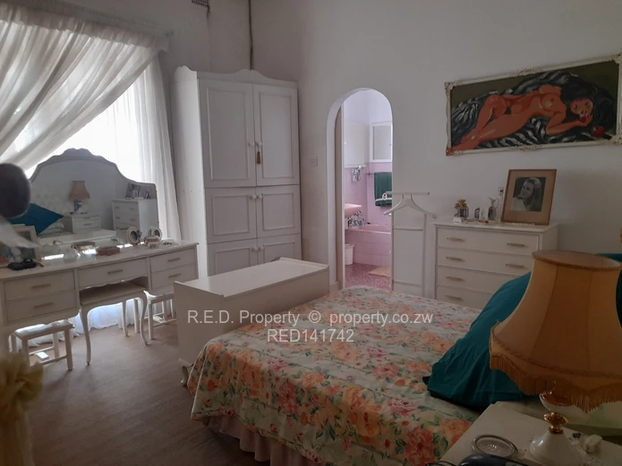  Family home with the possibility to commercial rights