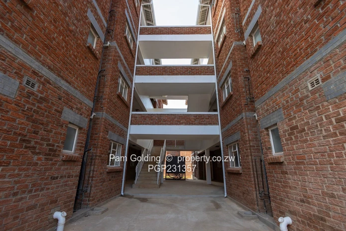Contemporary 2-Bed Apartment Near Key Amenities