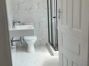 3 Bedroom Flat & Apartment