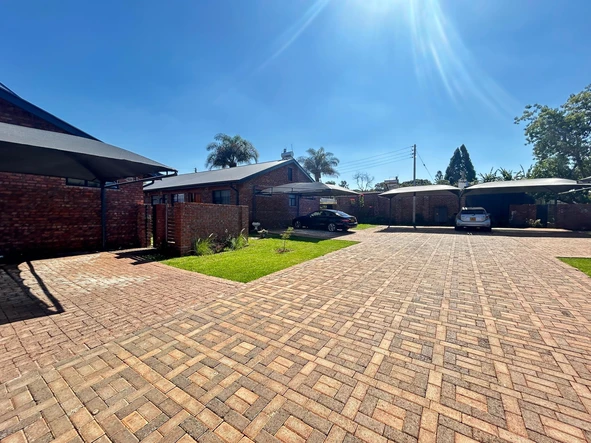 3 Bedroom Flat & Apartment