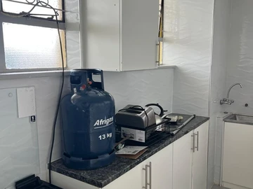 2 Bedroom Flat & Apartment