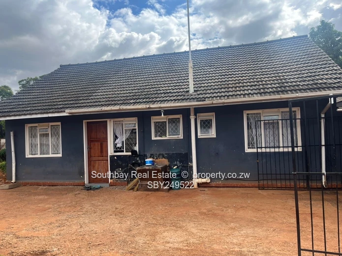 Craneborne House For Sale