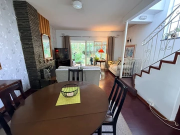 2 Bedroom Flat & Apartment