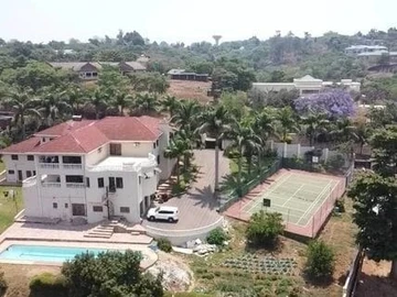 6 Bedroom House