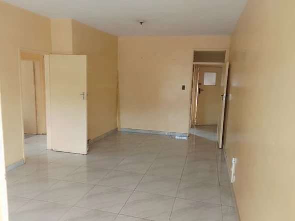 2 Bedroom Flat & Apartment