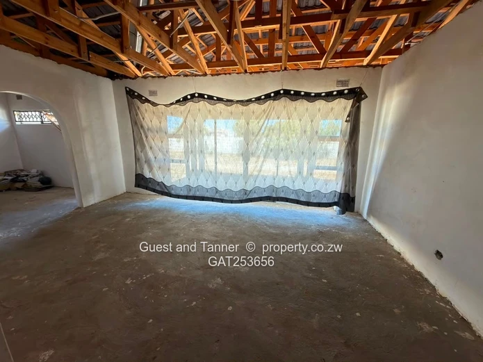 Spacious 4-Bedroom Family Home in Rockview — Finish to Your Taste