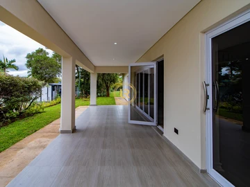 4 Bedroom Flat & Apartment