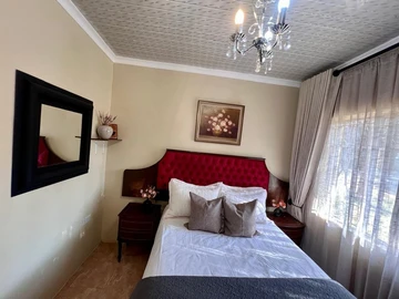 3 Bedroom Flat & Apartment