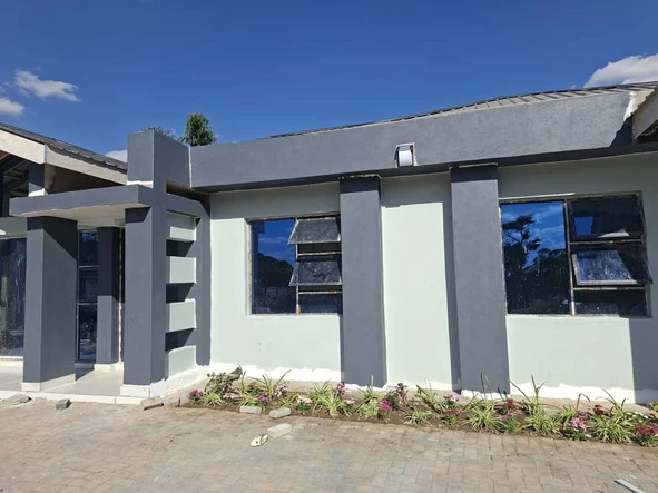 4 Bedroom Flat & Apartment