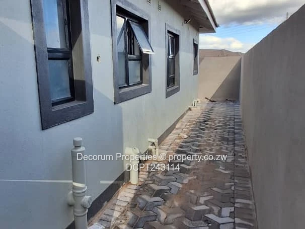 Newly built beautiful home for Rent in Timire Park , Ruwa.