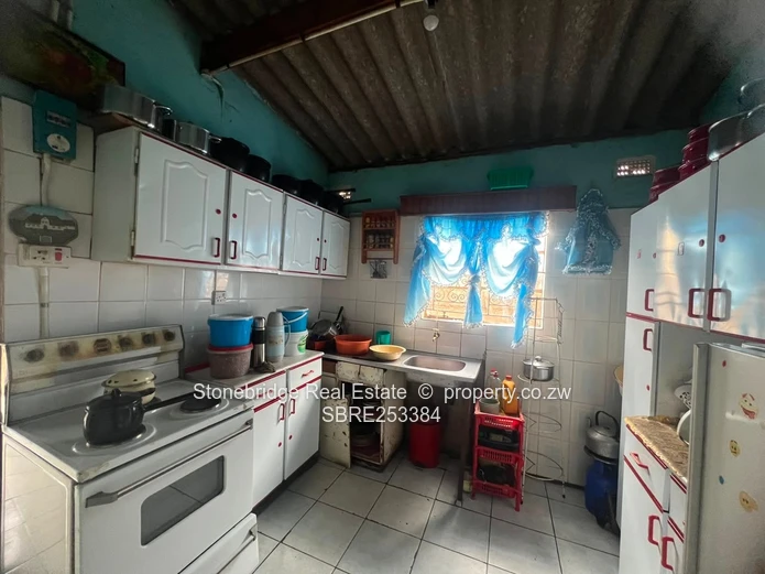 4 Bedroom House in Cowdray Park For Sale