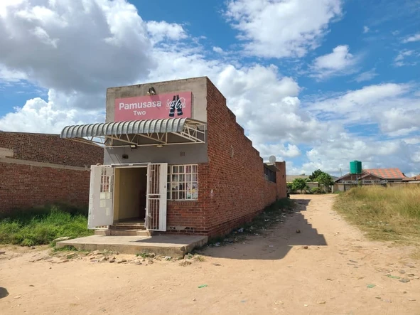Retail Shops at a busy Shopping Centre with Title Deeds