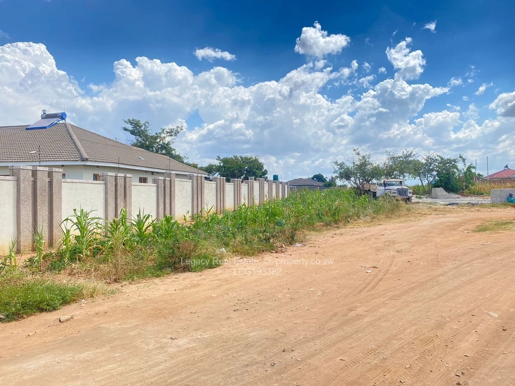 Stands & Residential Land for Sale in Zimre Park LEG193382
