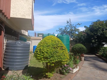 2 Bedroom Flat & Apartment
