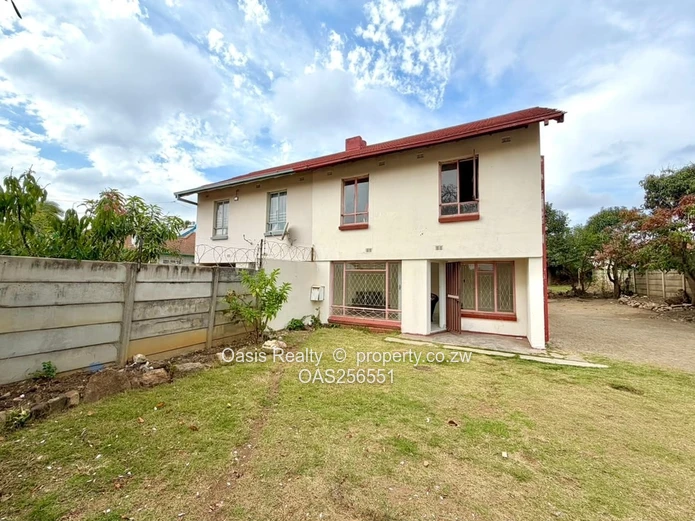 Conveniently Located Braeside House For Rent 