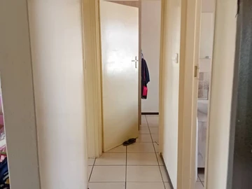 2 Bedroom Flat & Apartment