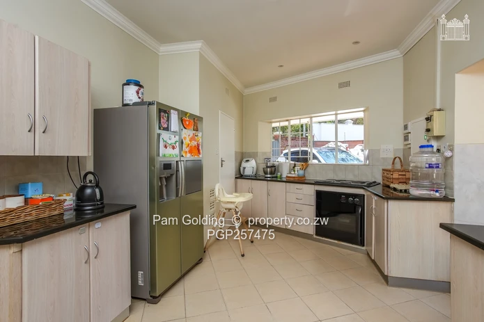 Well Presented Home In Highlands;4208 Sqms. (Sole Mandate)
