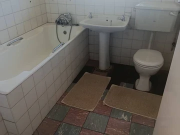 3 Bedroom Flat & Apartment