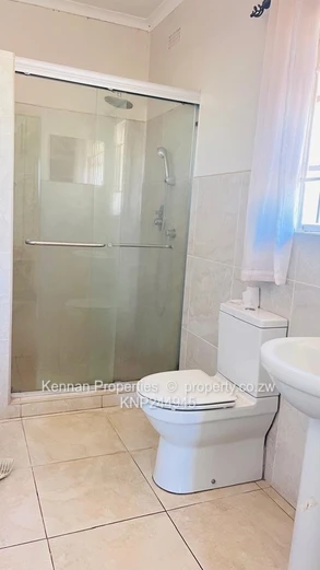 Very neat family home with prolific borehole.