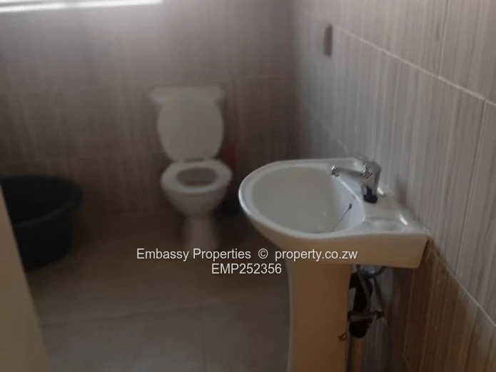 Mt Pleasant Heights: 8-Bed, 6-Bath Home with Borehole