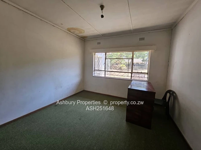 Solid Spacious House in the Old Leafy Winston Surburb of Marondera (Sole Mandate)