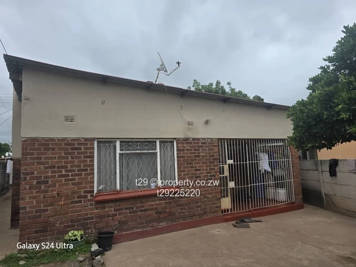 Norton katanga house for sale  (Sole Mandate)