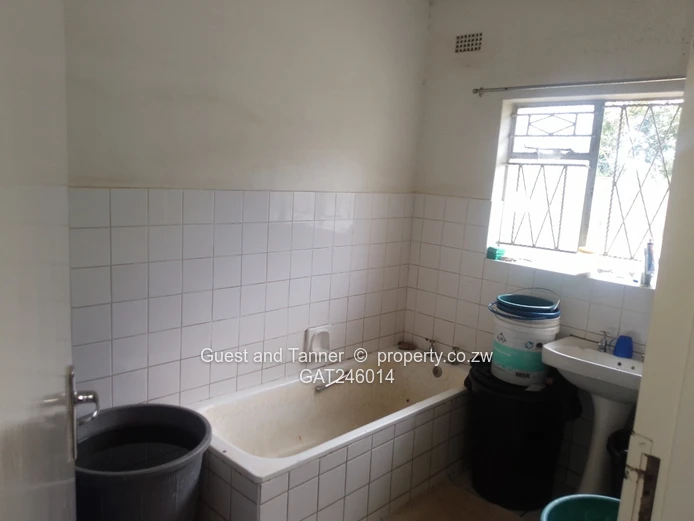 4 BED House for Sale in Waterfalls with Title Deed