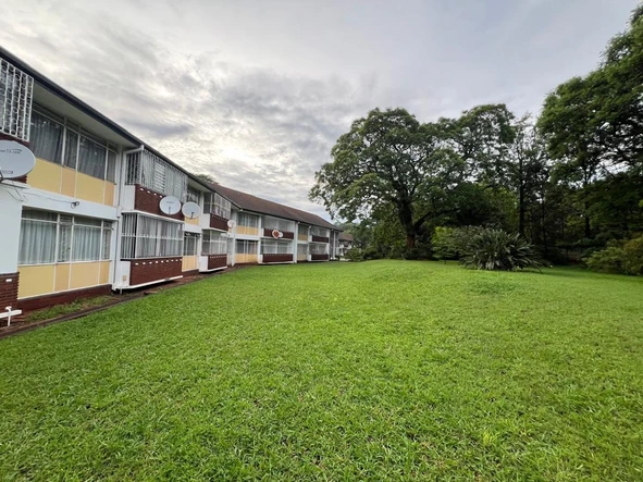 3 Bedroom Flat & Apartment