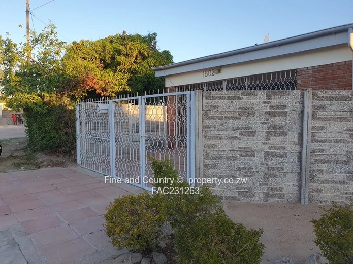 Semi-Detached Lovely House For Sale In Old Luveve