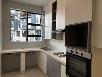 2 Bedroom Flat & Apartment