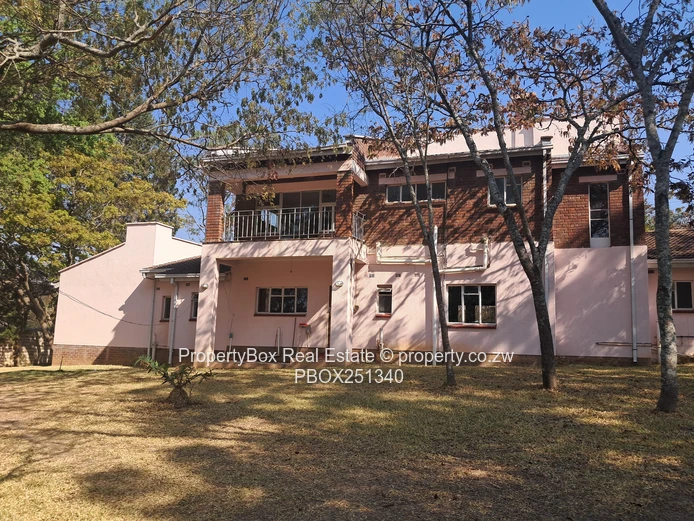 Glen Lorne double storey 6 bed house to rent for immediate occupation!