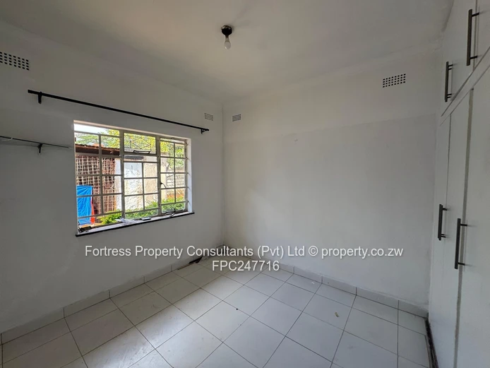 Braeside, Harare South 3-Bed House for Rent — Pool & Borehole