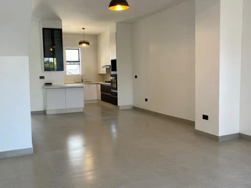 3 Bedroom Flat & Apartment