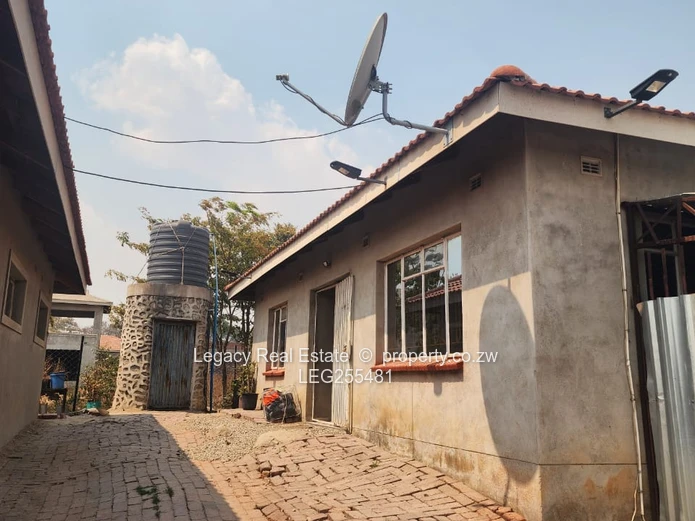 Solid Cottage with Borehole & Modern Kitchen — Zimre Park For Rent.