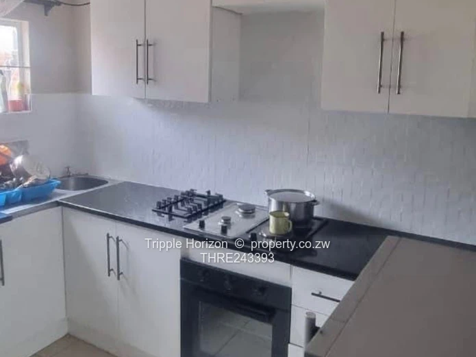 Mufakose 2-Bed Flat — Modern Fitted Kitchen & Parking