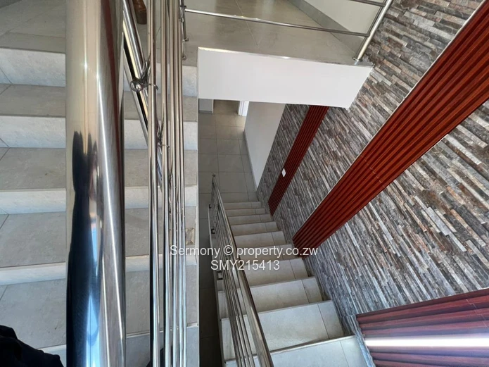 Luxurious 4-Bed Townhouse in Marlborough Up For Grabs 