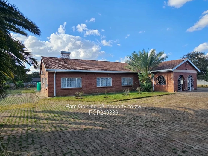 Immaculate 4 Bedroomed Family Residence