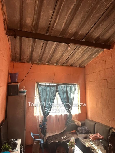 Chitungwiza 2-Bed Home on 200m² Plot — For Sale