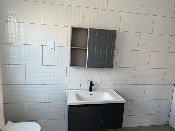 4 Bedroom Flat & Apartment