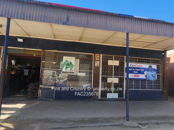 Prime Luveve Main-Road Shop — 264m², Storeroom & WC